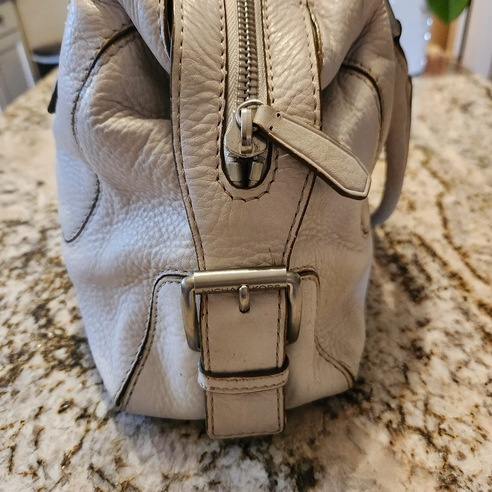 Michael Kors Handbag, Off White Pebbled Leather, Shoulder Bag Satchel Summer EUC